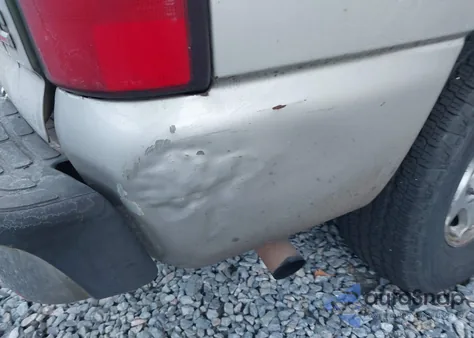 2005 GMC Yukon Sle z USA, uszkodzony, nr VIN 1GKEC13V55R248035